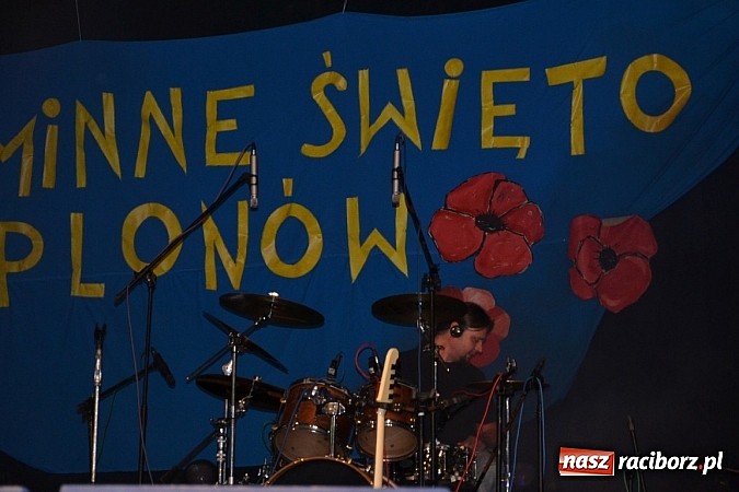 Zdjęcie w galerii na portalu naszraciborz.pl: Dożynki w Bolesławiu - kabaret i Łzy na wieczór wiadomości z regionu