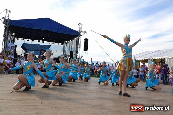 Zdjęcie w galerii na portalu naszraciborz.pl: Dożynki w Bolesławiu - kabaret i Łzy na wieczór wiadomości z regionu