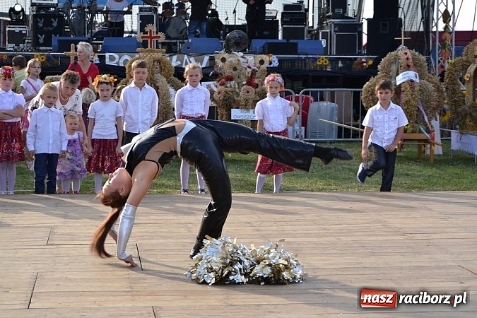 Zdjęcie w galerii na portalu naszraciborz.pl: Dożynki w Bolesławiu - kabaret i Łzy na wieczór wiadomości z regionu