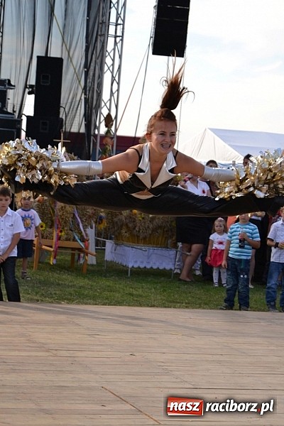 Zdjęcie w galerii na portalu naszraciborz.pl: Dożynki w Bolesławiu - kabaret i Łzy na wieczór wiadomości z regionu