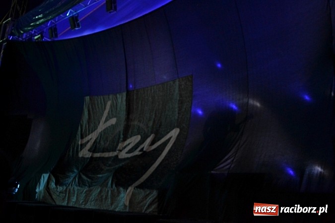 Zdjęcie w galerii na portalu naszraciborz.pl: Dożynki w Bolesławiu - kabaret i Łzy na wieczór wiadomości z regionu