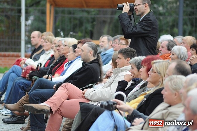 Zdjęcie w galerii na portalu naszraciborz.pl: Dobry repertuar i dobre miejsce - trzej tenorzy na Zamku Piastowskim wiadomości z regionu