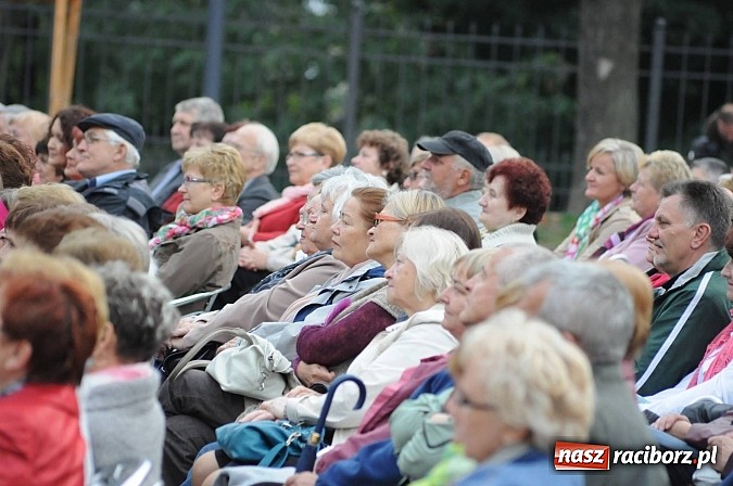 Zdjęcie w galerii na portalu naszraciborz.pl: Dobry repertuar i dobre miejsce - trzej tenorzy na Zamku Piastowskim wiadomości z regionu