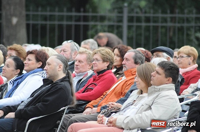 Zdjęcie w galerii na portalu naszraciborz.pl: Dobry repertuar i dobre miejsce - trzej tenorzy na Zamku Piastowskim wiadomości z regionu