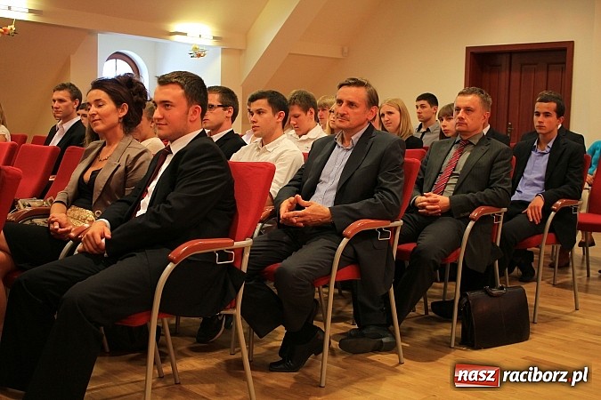 Zdjęcie w galerii na portalu naszraciborz.pl: Najzdolniejsi uczniowie zostali nagrodzeni wiadomości z regionu