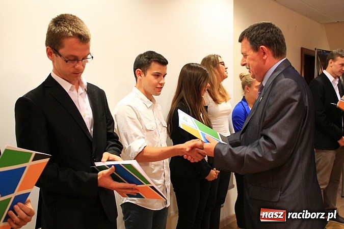 Zdjęcie w galerii na portalu naszraciborz.pl: Najzdolniejsi uczniowie zostali nagrodzeni wiadomości z regionu