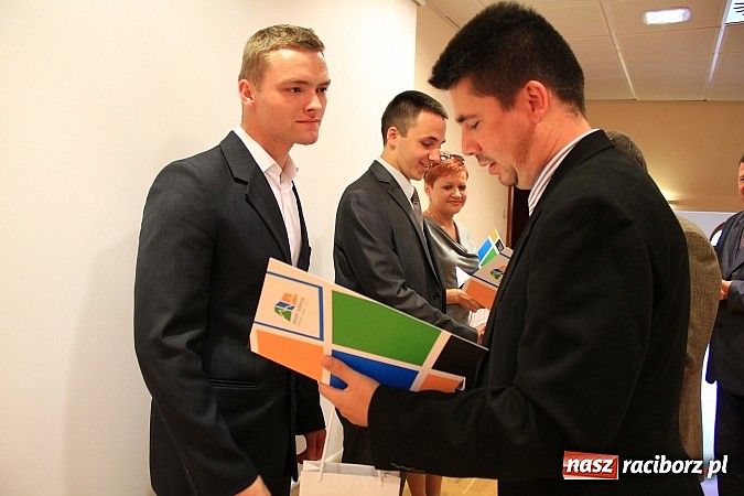 Zdjęcie w galerii na portalu naszraciborz.pl: Najzdolniejsi uczniowie zostali nagrodzeni wiadomości z regionu