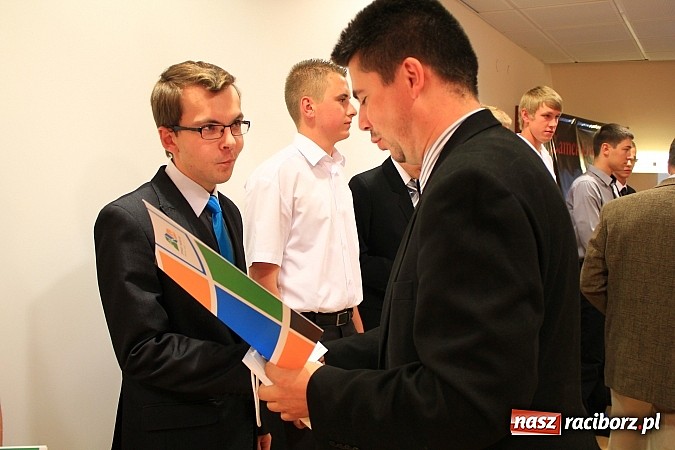 Zdjęcie w galerii na portalu naszraciborz.pl: Najzdolniejsi uczniowie zostali nagrodzeni wiadomości z regionu