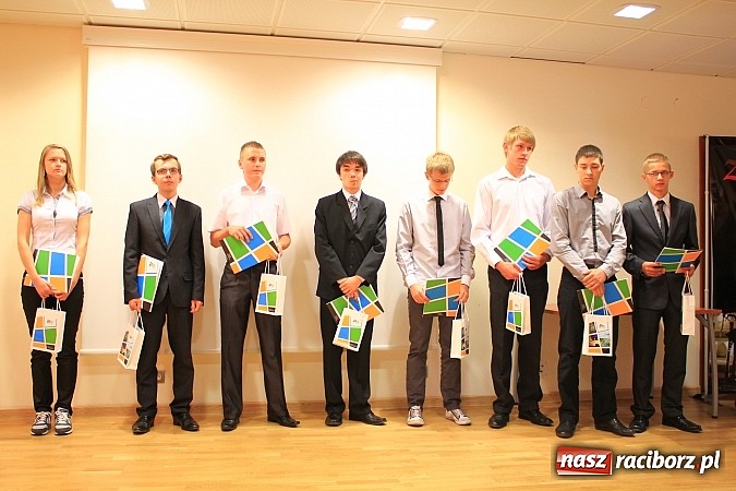 Zdjęcie w galerii na portalu naszraciborz.pl: Najzdolniejsi uczniowie zostali nagrodzeni wiadomości z regionu