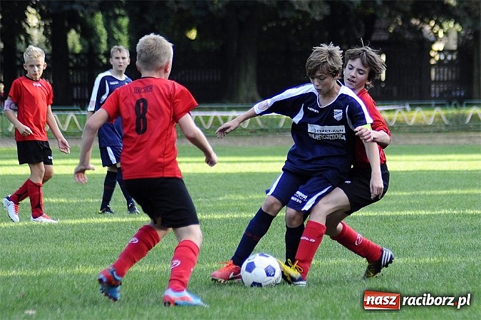 Zdjęcie w galerii na portalu naszraciborz.pl: Sensacja przy Wyszyńskiego. Kapitan zapewnił komplet Płoni wiadomości z regionu
