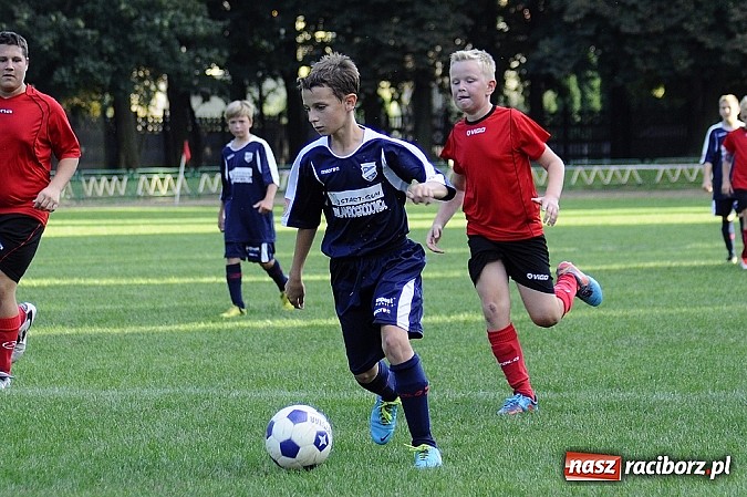 Zdjęcie w galerii na portalu naszraciborz.pl: Sensacja przy Wyszyńskiego. Kapitan zapewnił komplet Płoni wiadomości z regionu