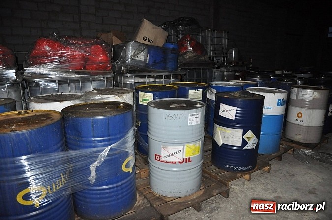 Zdjęcie w galerii na portalu naszraciborz.pl: Bomba ekologiczna w Zabełkowie! Firma z Chybia zwiozła tu setki beczek z chemikaliami wiadomości z regionu