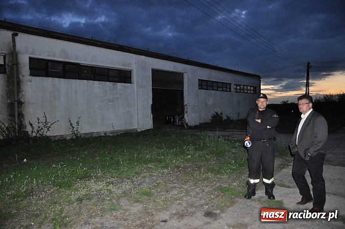 Zdjęcie w galerii na portalu naszraciborz.pl: Bomba ekologiczna w Zabełkowie! Firma z Chybia zwiozła tu setki beczek z chemikaliami wiadomości z regionu