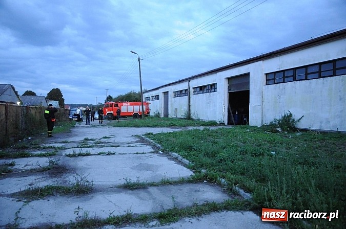 Zdjęcie w galerii na portalu naszraciborz.pl: Bomba ekologiczna w Zabełkowie! Firma z Chybia zwiozła tu setki beczek z chemikaliami wiadomości z regionu