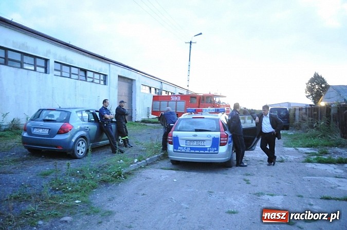 Zdjęcie w galerii na portalu naszraciborz.pl: Bomba ekologiczna w Zabełkowie! Firma z Chybia zwiozła tu setki beczek z chemikaliami wiadomości z regionu