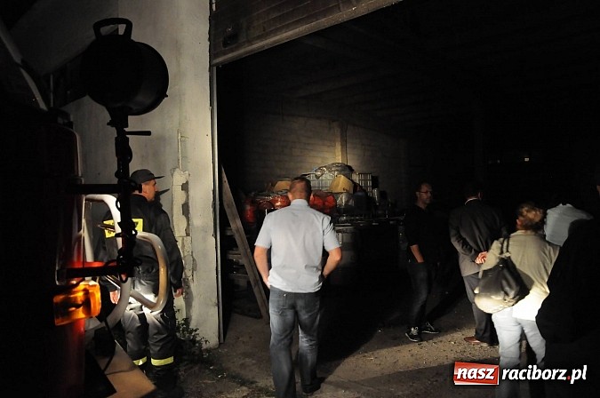 Zdjęcie w galerii na portalu naszraciborz.pl: Bomba ekologiczna w Zabełkowie! Firma z Chybia zwiozła tu setki beczek z chemikaliami wiadomości z regionu