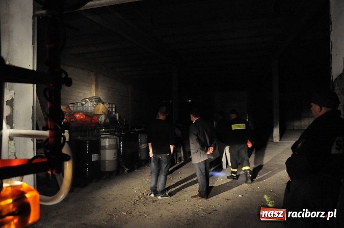 Zdjęcie w galerii na portalu naszraciborz.pl: Bomba ekologiczna w Zabełkowie! Firma z Chybia zwiozła tu setki beczek z chemikaliami wiadomości z regionu