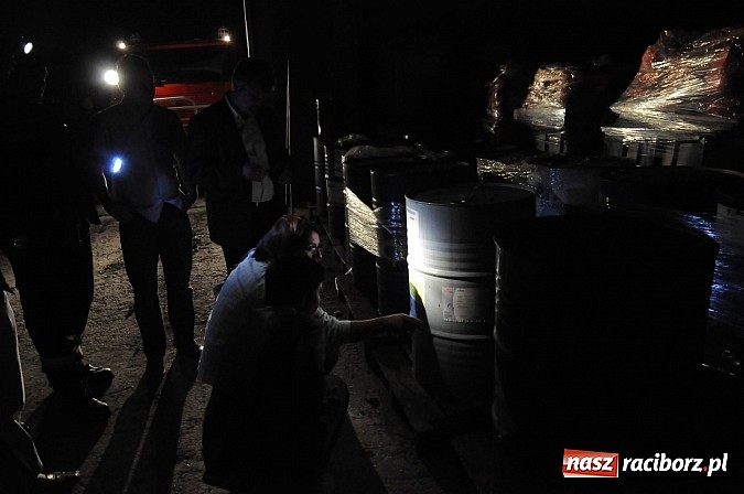Zdjęcie w galerii na portalu naszraciborz.pl: Bomba ekologiczna w Zabełkowie! Firma z Chybia zwiozła tu setki beczek z chemikaliami wiadomości z regionu