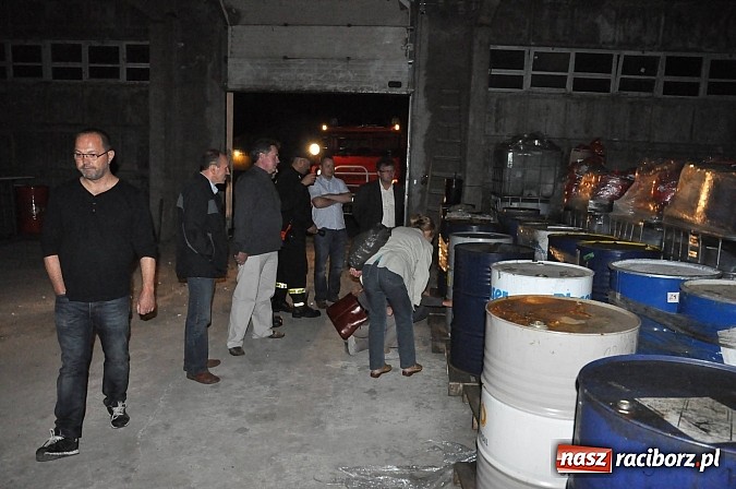 Zdjęcie w galerii na portalu naszraciborz.pl: Bomba ekologiczna w Zabełkowie! Firma z Chybia zwiozła tu setki beczek z chemikaliami wiadomości z regionu