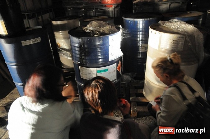 Zdjęcie w galerii na portalu naszraciborz.pl: Bomba ekologiczna w Zabełkowie! Firma z Chybia zwiozła tu setki beczek z chemikaliami wiadomości z regionu