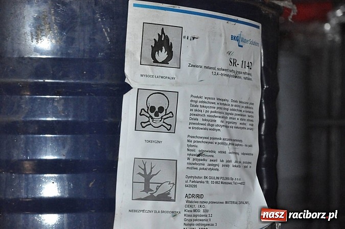 Zdjęcie w galerii na portalu naszraciborz.pl: Bomba ekologiczna w Zabełkowie! Firma z Chybia zwiozła tu setki beczek z chemikaliami wiadomości z regionu