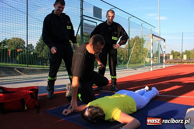 Zdjęcie w galerii na portalu naszraciborz.pl: Halo, czy mnie słyszysz? Pierwsza pomoc w Rzuchowie wiadomości z regionu