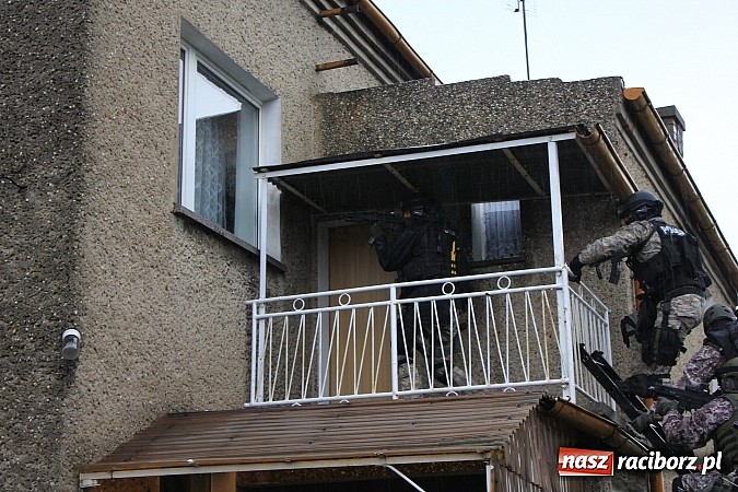 Zdjęcie w galerii na portalu naszraciborz.pl: Akcja antyterrorystów w Nieboczowach. Tu nie ma miejsca na pomyłki wiadomości z regionu