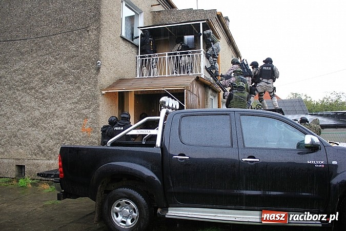 Zdjęcie w galerii na portalu naszraciborz.pl: Akcja antyterrorystów w Nieboczowach. Tu nie ma miejsca na pomyłki wiadomości z regionu