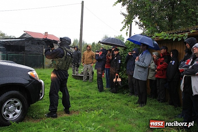 Zdjęcie w galerii na portalu naszraciborz.pl: Akcja antyterrorystów w Nieboczowach. Tu nie ma miejsca na pomyłki wiadomości z regionu