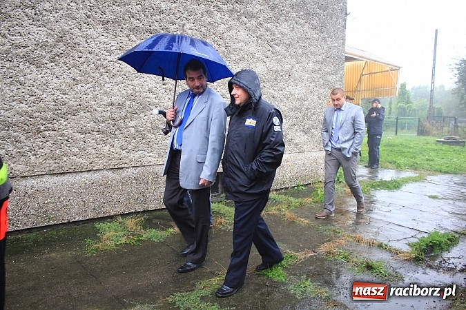 Zdjęcie w galerii na portalu naszraciborz.pl: Akcja antyterrorystów w Nieboczowach. Tu nie ma miejsca na pomyłki wiadomości z regionu