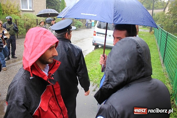 Zdjęcie w galerii na portalu naszraciborz.pl: Akcja antyterrorystów w Nieboczowach. Tu nie ma miejsca na pomyłki wiadomości z regionu