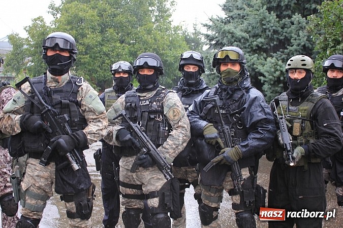 Zdjęcie w galerii na portalu naszraciborz.pl: Akcja antyterrorystów w Nieboczowach. Tu nie ma miejsca na pomyłki wiadomości z regionu
