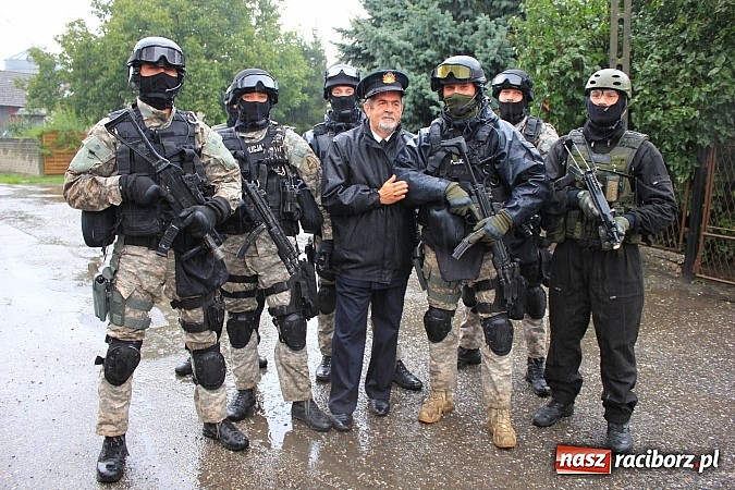 Zdjęcie w galerii na portalu naszraciborz.pl: Akcja antyterrorystów w Nieboczowach. Tu nie ma miejsca na pomyłki wiadomości z regionu