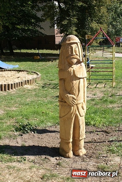 Zdjęcie w galerii na portalu naszraciborz.pl: Figury witają już w całej gminie Rudnik wiadomości z regionu