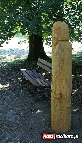 Zdjęcie w galerii na portalu naszraciborz.pl: Figury witają już w całej gminie Rudnik wiadomości z regionu