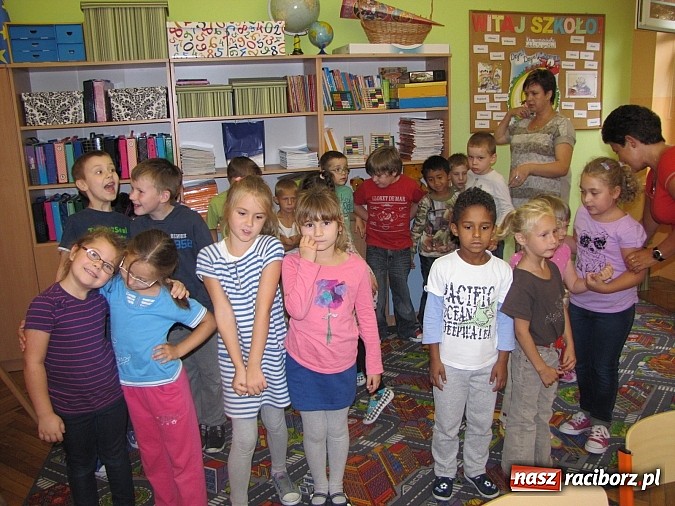 Zdjęcie w galerii na portalu naszraciborz.pl: Multikulturowe 6-latki w Szkole Podstawowej nr 13 wiadomości z regionu