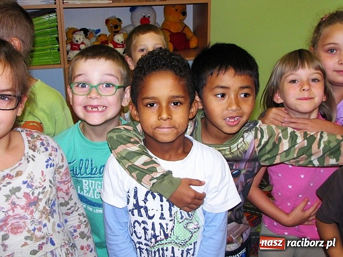 Zdjęcie w galerii na portalu naszraciborz.pl: Multikulturowe 6-latki w Szkole Podstawowej nr 13 wiadomości z regionu
