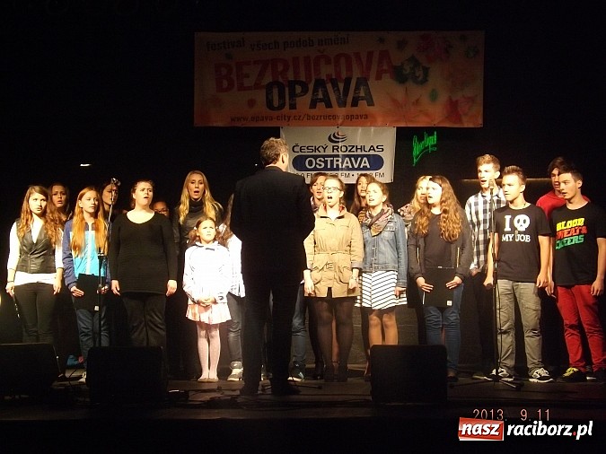 Zdjęcie w galerii na portalu naszraciborz.pl: Młodzież z MDK-u wystąpiła w Opawie wiadomości z regionu