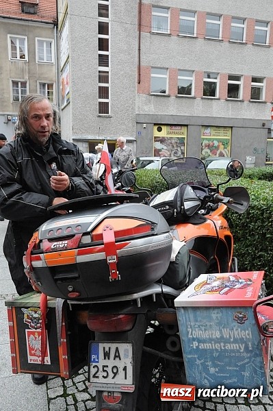 Zdjęcie w galerii na portalu naszraciborz.pl: XIII Rajd Katyński zawitał dziś do Raciborza wiadomości z regionu