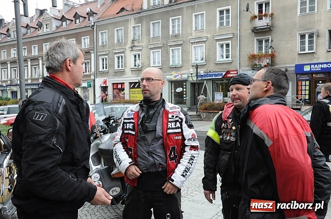 Zdjęcie w galerii na portalu naszraciborz.pl: XIII Rajd Katyński zawitał dziś do Raciborza wiadomości z regionu