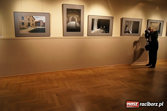 Zdjęcie w galerii na portalu naszraciborz.pl: Wystawa Słowo-Obraz-Dźwięk w RCK wiadomości z regionu