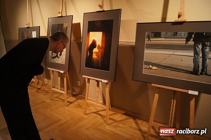 Zdjęcie w galerii na portalu naszraciborz.pl: Wystawa Słowo-Obraz-Dźwięk w RCK wiadomości z regionu