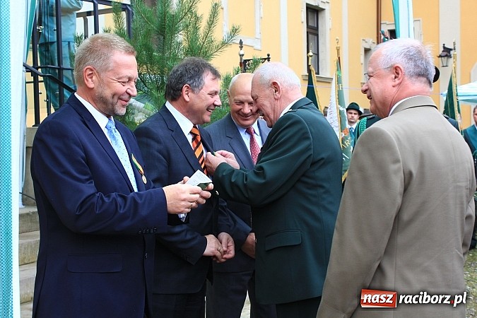 Zdjęcie w galerii na portalu naszraciborz.pl: Myśliwi świętowali dziś w Rudach 90-lecie PZŁ wiadomości z regionu