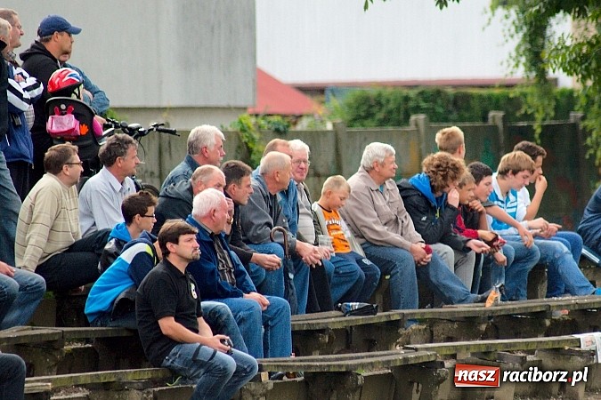 Zdjęcie w galerii na portalu naszraciborz.pl: Tworków kontra Owsiszcze. Szesnaście lat oczekiwania na remis wiadomości z regionu