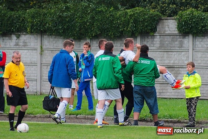 Zdjęcie w galerii na portalu naszraciborz.pl: Tworków kontra Owsiszcze. Szesnaście lat oczekiwania na remis wiadomości z regionu