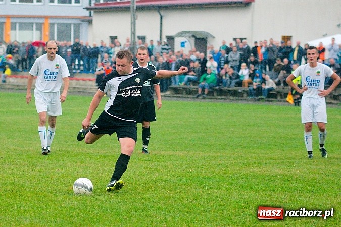 Zdjęcie w galerii na portalu naszraciborz.pl: Tworków kontra Owsiszcze. Szesnaście lat oczekiwania na remis wiadomości z regionu