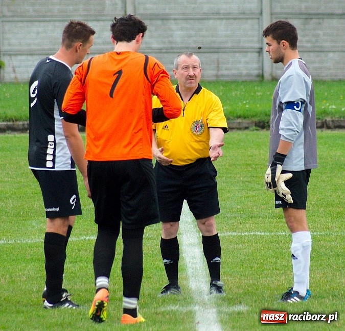 Zdjęcie w galerii na portalu naszraciborz.pl: Tworków kontra Owsiszcze. Szesnaście lat oczekiwania na remis wiadomości z regionu