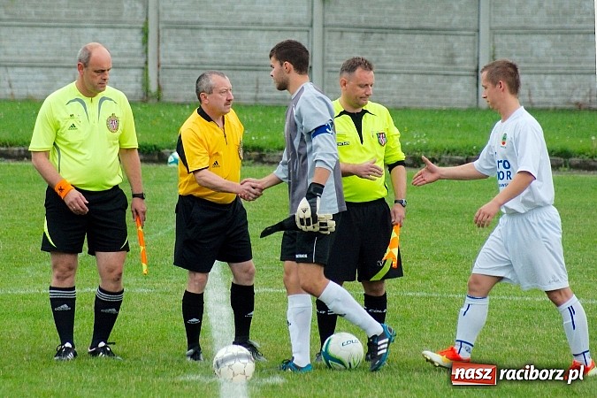 Zdjęcie w galerii na portalu naszraciborz.pl: Tworków kontra Owsiszcze. Szesnaście lat oczekiwania na remis wiadomości z regionu