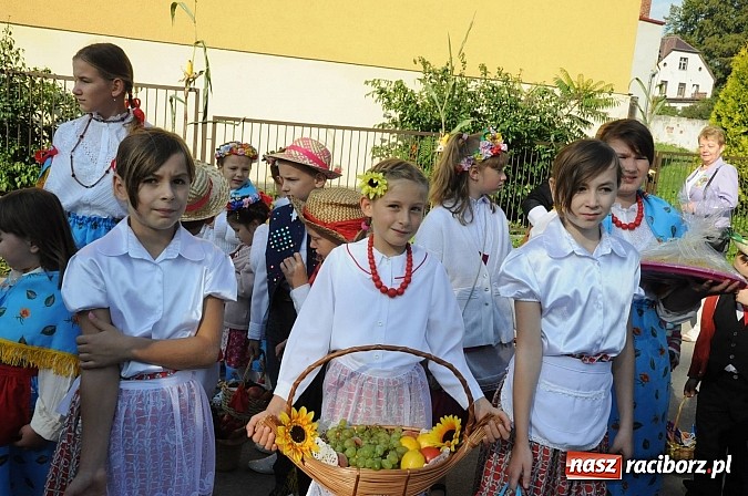 Zdjęcie w galerii na portalu naszraciborz.pl: Łubowice 2013 - święto plonów w rodzinnej miejscowości Josepha von Eichendorffa wiadomości z regionu