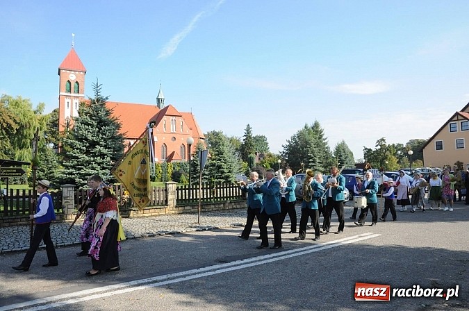 Zdjęcie w galerii na portalu naszraciborz.pl: Łubowice 2013 - święto plonów w rodzinnej miejscowości Josepha von Eichendorffa wiadomości z regionu